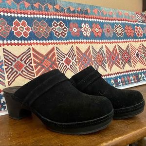 CROCS Triple Comfort Black Suede Clog